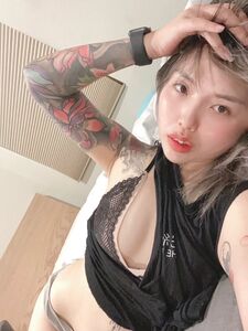 kniveschauu exclusive onlyfans leaked nudes