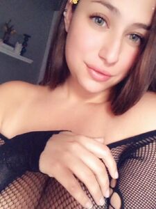 Mia Woods onlyfans leaks nude photos