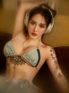 Hitomi Songyuxin Aka Syx_hitomi Nude Boobs And Big Booty Onlyfans Leaks Photos