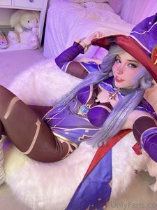 Belle Delphine Mona Cosplay Nude Pussy Rides Dildo Onlyfans Leaks Photos